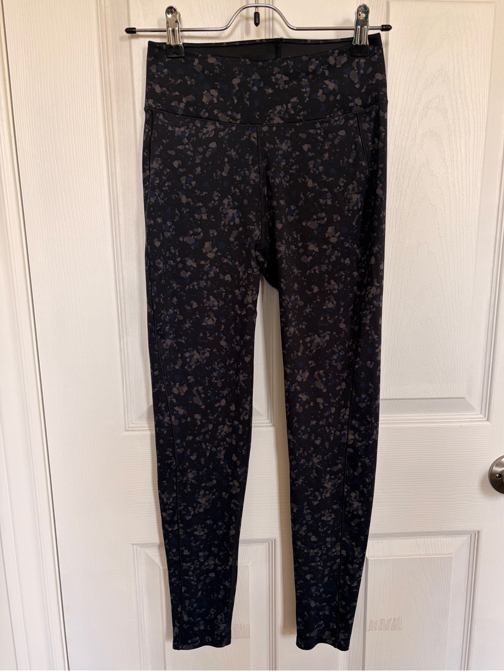 Uniqlo Airism black spotted leggings | DATALIFE Peter Saville XS